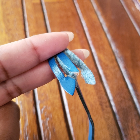 Authentic pre-owned Louis Vuitton Epi Wrislet - Picture 6 of 10